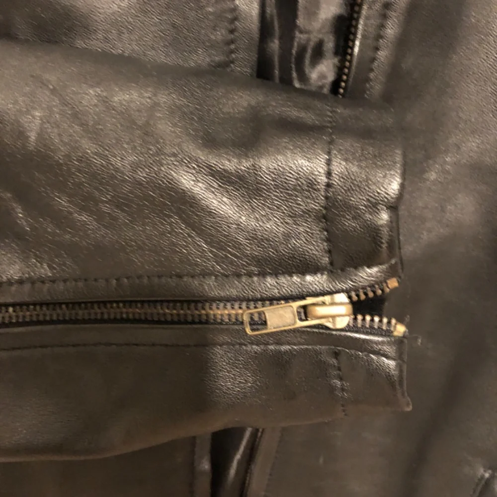 *SOLD* Vintage Leather Motorcycle Women’s Jacket - Picture 5 of 10